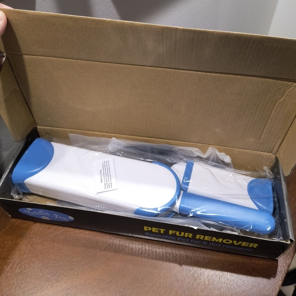 Furla Pet Fur Remover - Blue and White - Picture 6 of 6